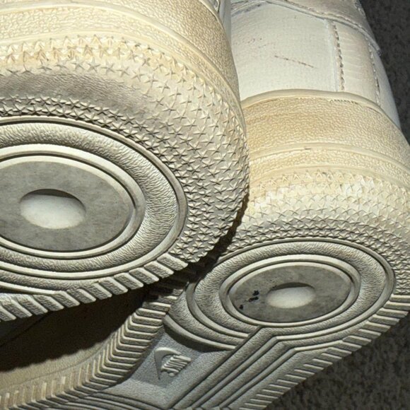 Nike Air Force 1 Low Dirty Triple White SWOOSH Size 10.5 - Picture 6 of 9